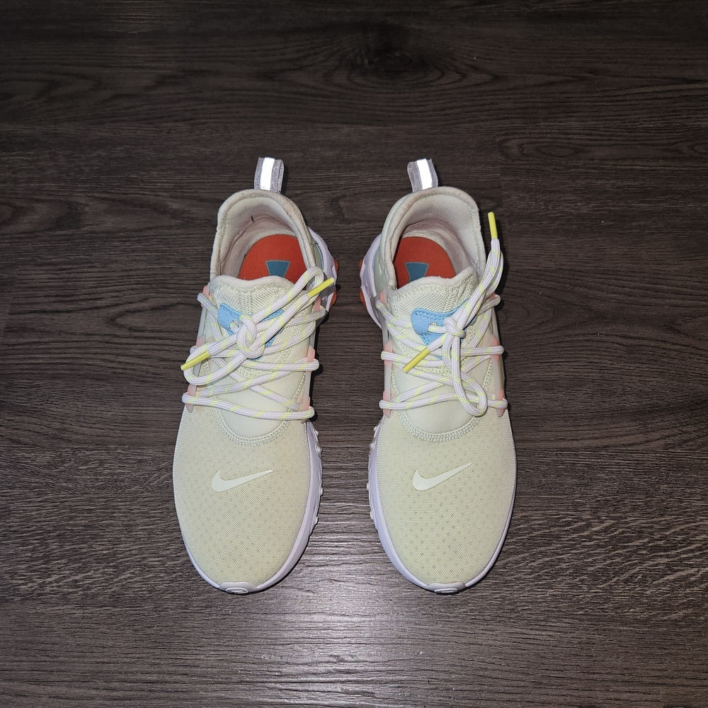 Nike Lightweight Pastel Running Shoes - Cream with Pastel Accents